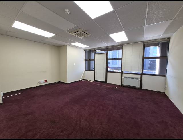 712M² OFFICE TO LET IN SANDTON CENTRAL